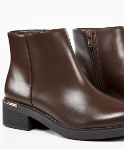 Botin Detalle Metalico Efecto