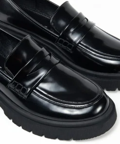 Mocasin Piso Track